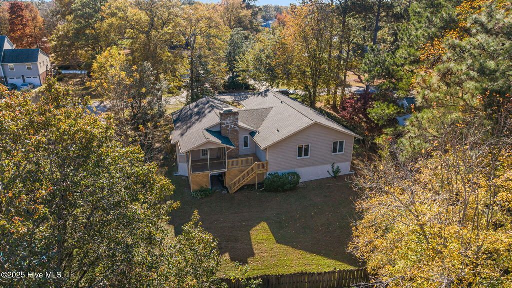 Photo of 309 Channel Run Drive, New Bern, NC 28562 (MLS # 100541222)