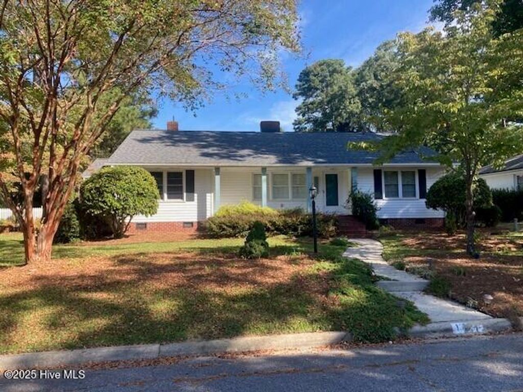 Photo of 1301 Evergreen Drive, Greenville, NC 27858 (MLS # 100532604)