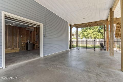 A home in Oak Island