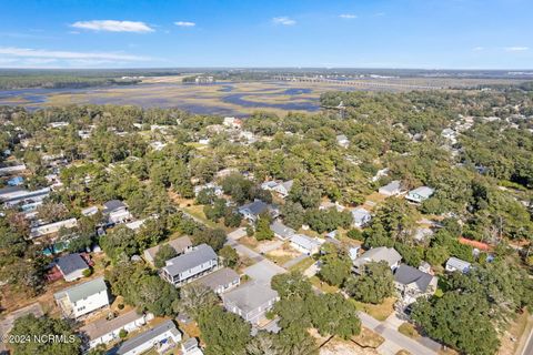 A home in Oak Island