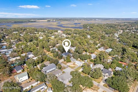 A home in Oak Island