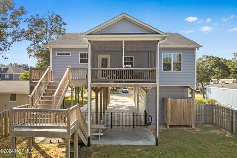 A home in Oak Island