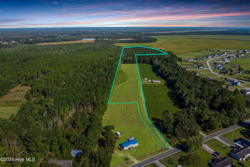 Photo for 986 Five Mile Road, Richlands, NC 28574 (MLS # 100534654)