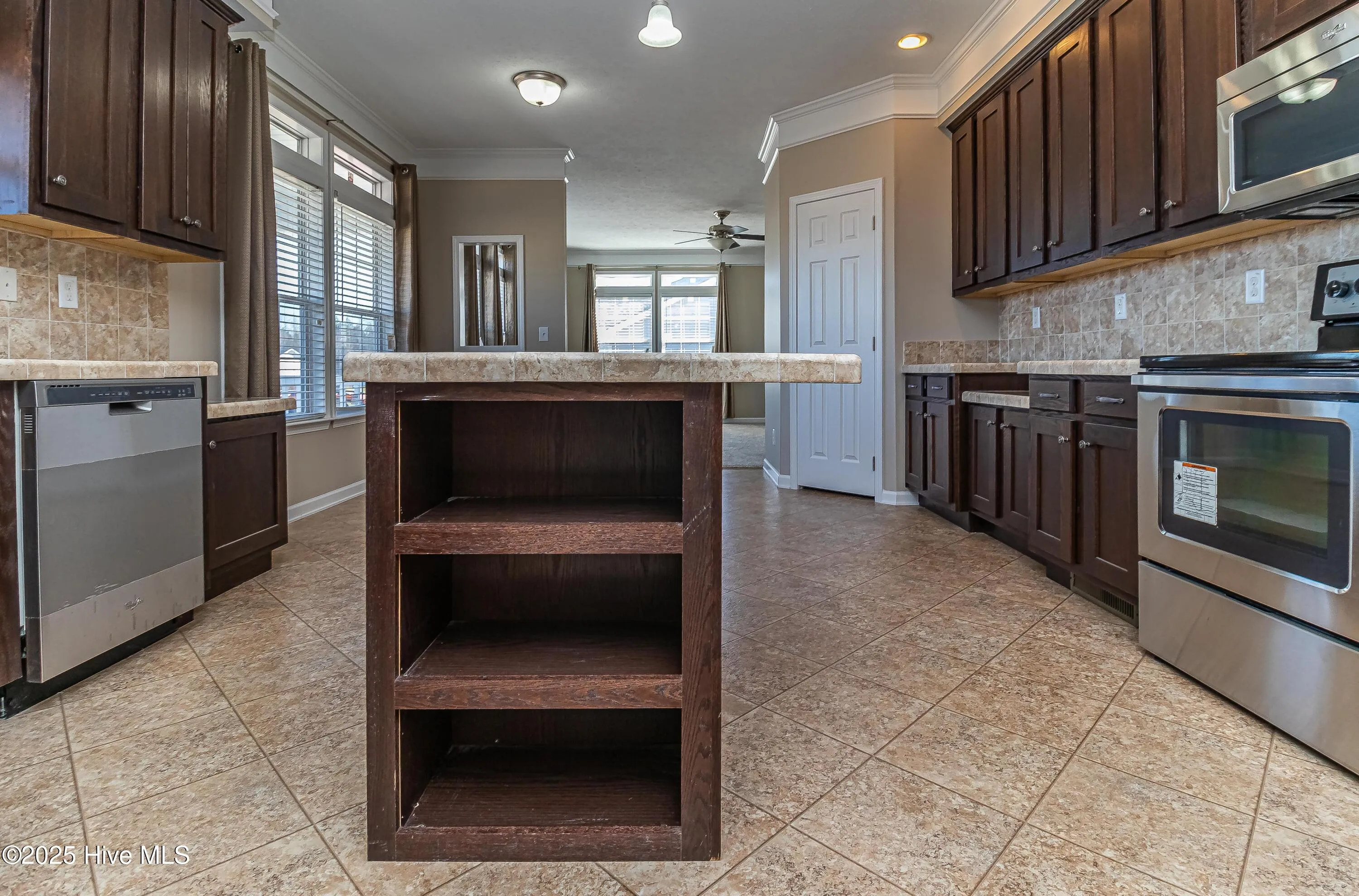 Farmville, North Carolina 27828, United States, 3 Bedrooms Bedrooms, ,2 BathroomsBathrooms,Residential,Active,59702