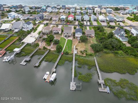 A home in Oak Island