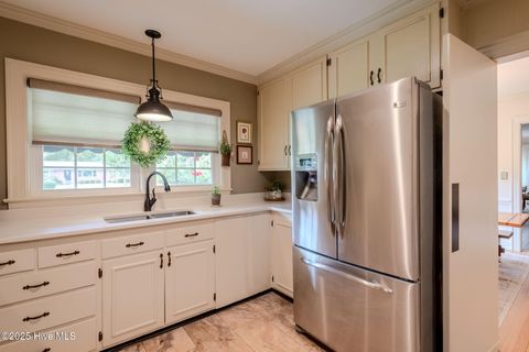 Tiny photo for 504 S Walker Street, Burgaw, NC 28425 (MLS # 100534320)