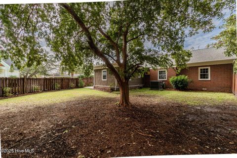 Tiny photo for 504 S Walker Street, Burgaw, NC 28425 (MLS # 100534320)