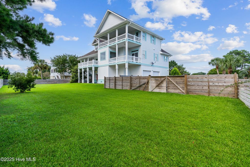 Photo of 8320 Lakeview Drive, Wilmington, NC 28412 (MLS # 100509676)