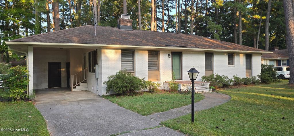 Photo of 209 Belvedere Drive, Greenville, NC 27834 (MLS # 100529108)
