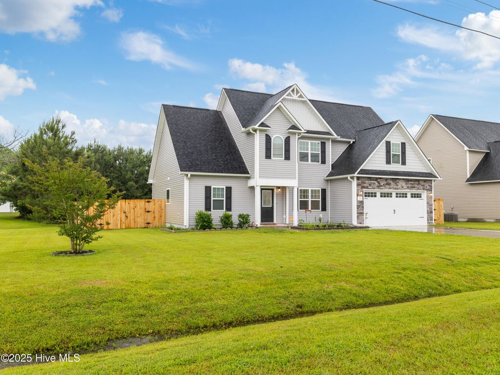 Photo of 101 Barnhouse Road, Jacksonville, NC 28546 (MLS # 100512056)