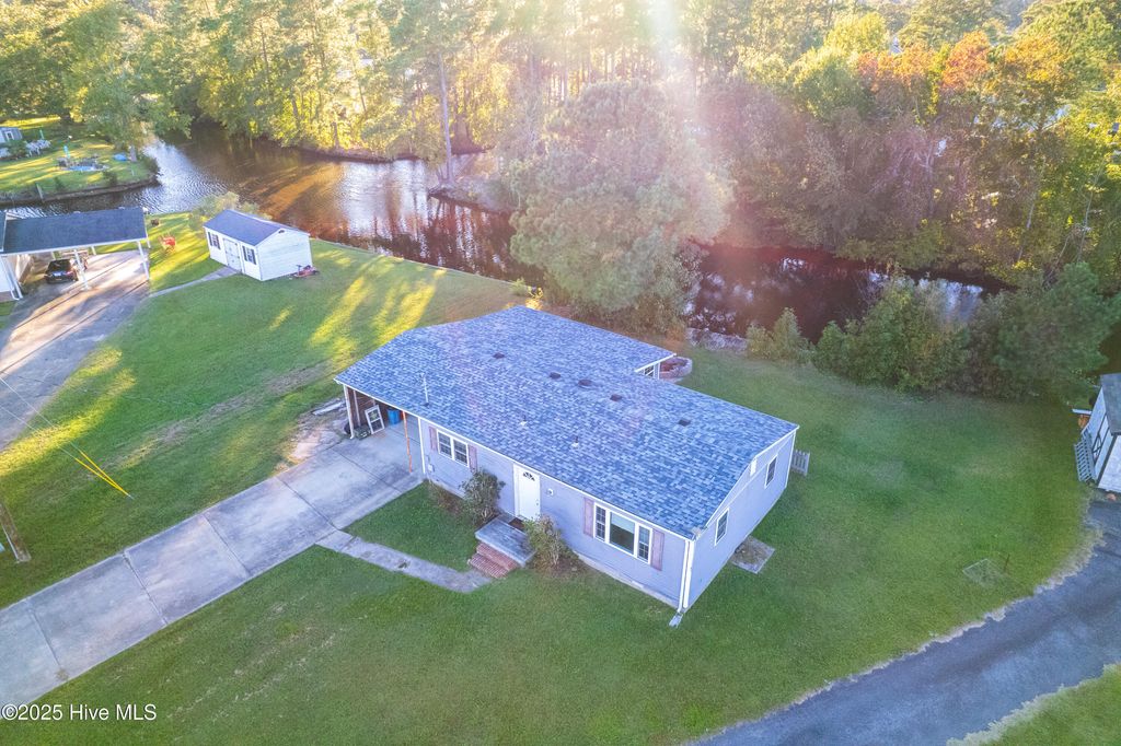 Photo of 114 Trout Street, Moyock, NC 27958 (MLS # 100537153)