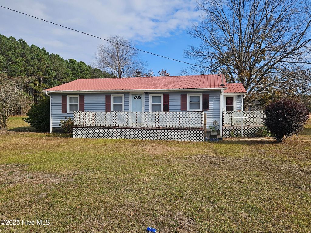 Photo of 1181 Reedsford Road, Clinton, NC 28328 (MLS # 100542120)