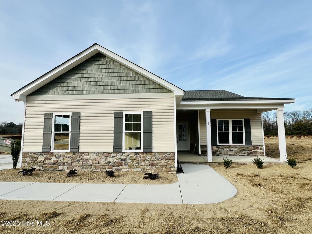 Photo of 401 Creeks Edge Drive, Pikeville, NC 27863 (MLS # 100534985)