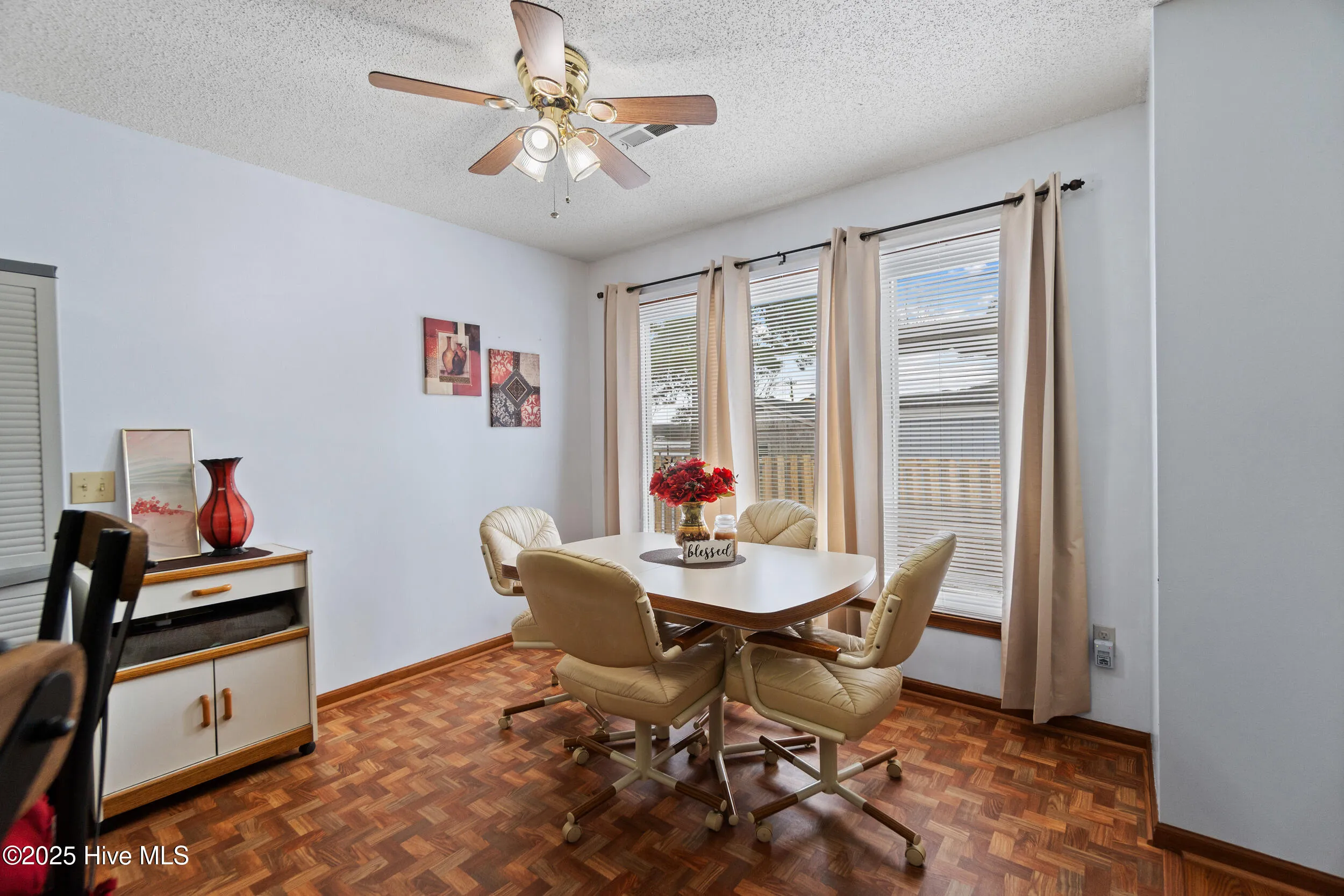 Elizabeth City, North Carolina 27909, United States, 3 Bedrooms Bedrooms, ,2 BathroomsBathrooms,Residential,Pending,14192