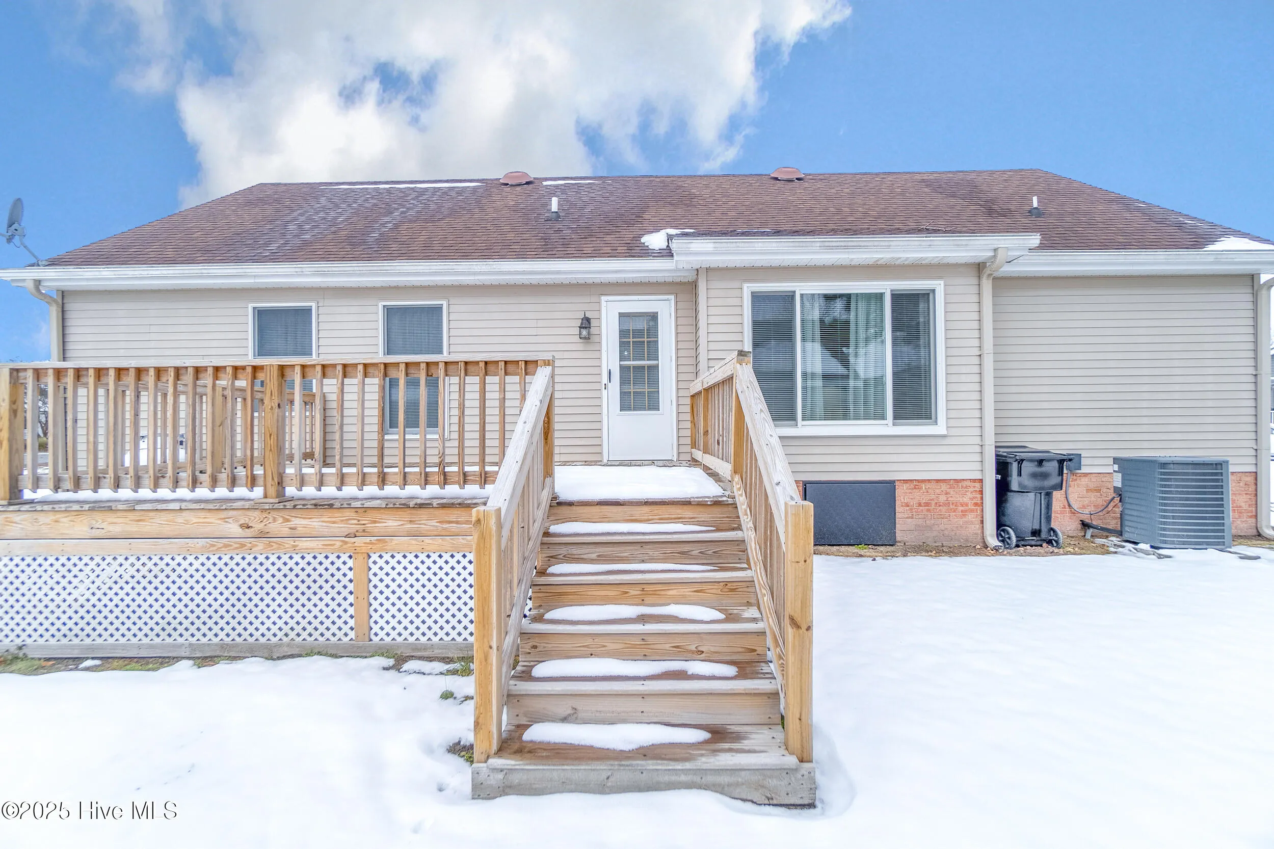 Elizabeth City, North Carolina 27909, United States, 3 Bedrooms Bedrooms, ,2 BathroomsBathrooms,Residential,Pending,14192