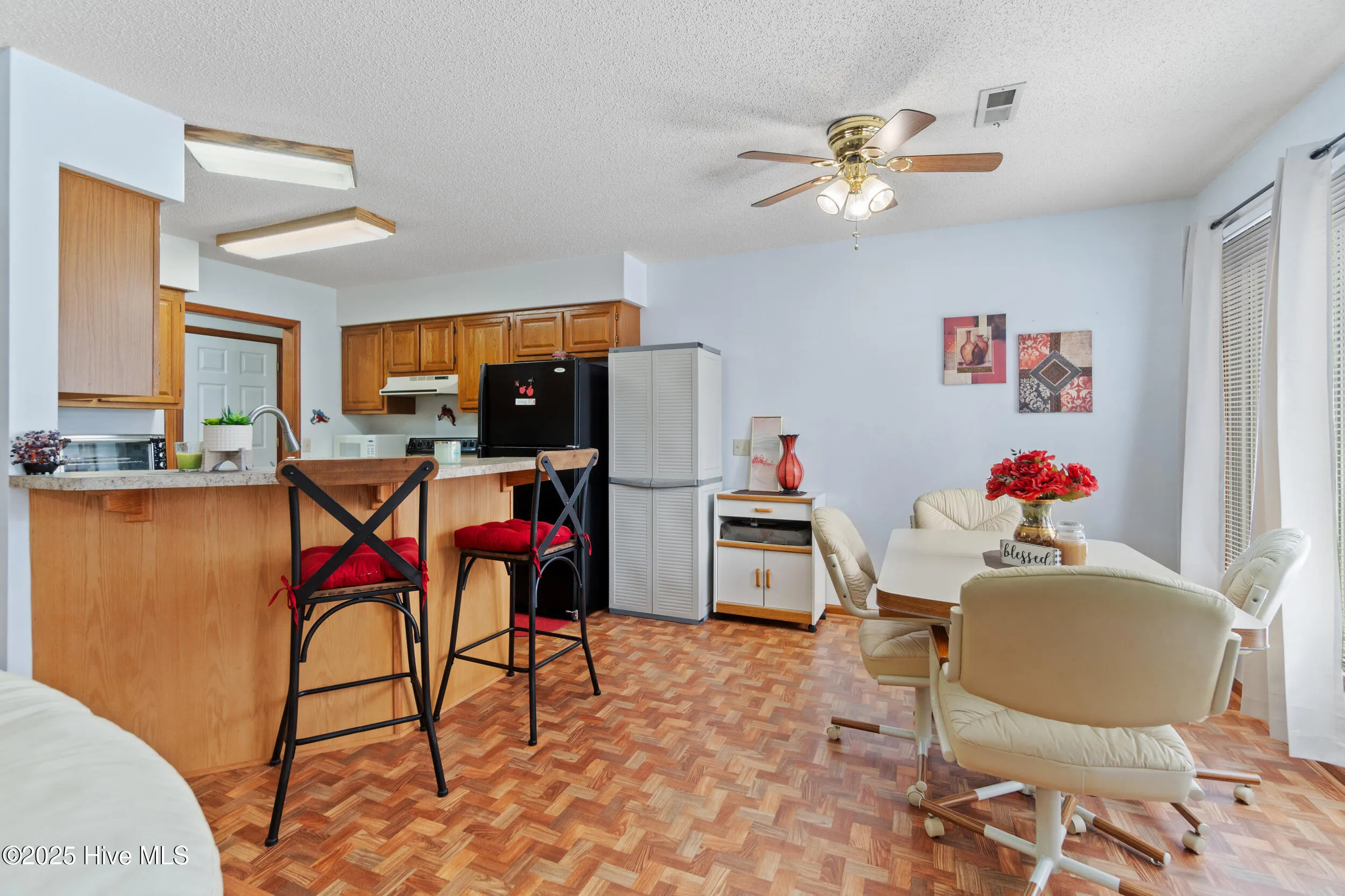 Elizabeth City, North Carolina 27909, United States, 3 Bedrooms Bedrooms, ,2 BathroomsBathrooms,Residential,Pending,14192