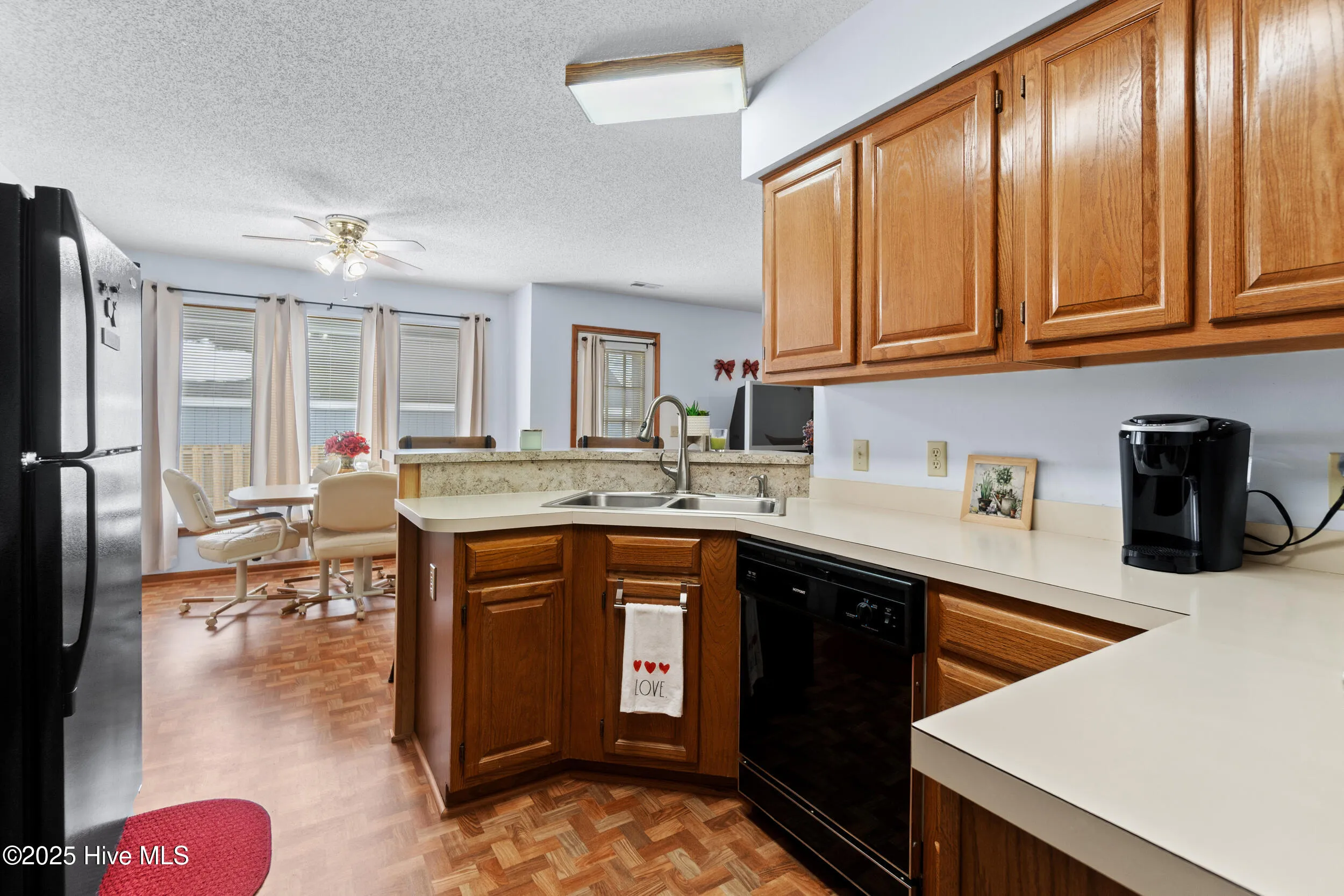 Elizabeth City, North Carolina 27909, United States, 3 Bedrooms Bedrooms, ,2 BathroomsBathrooms,Residential,Pending,14192