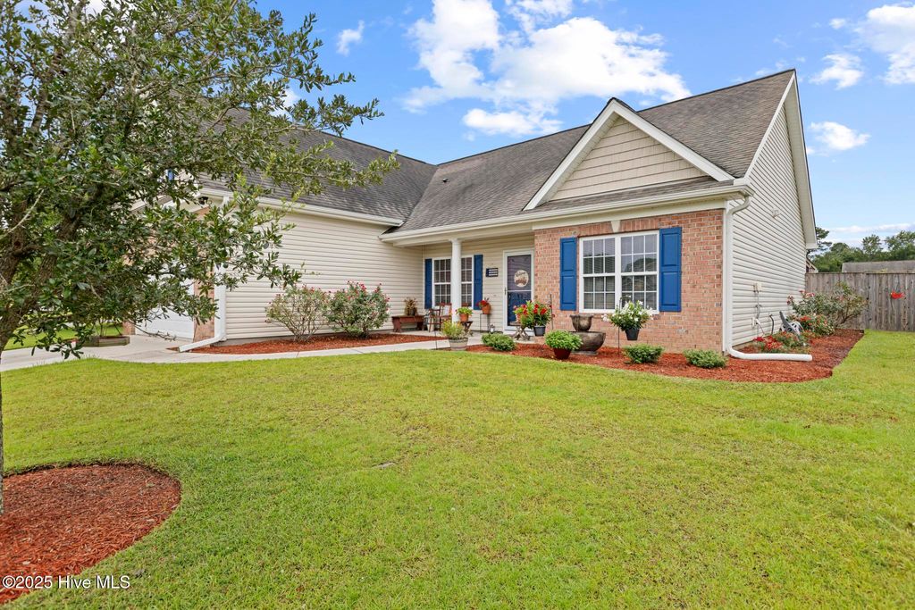 Photo of 113 Moonstone Court, Jacksonville, NC 28546 (MLS # 100525563)