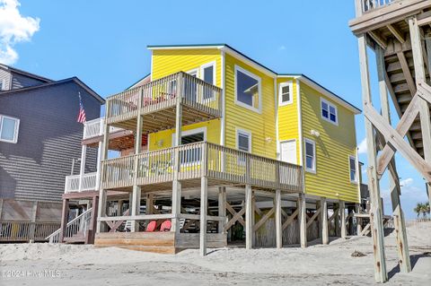 A home in North Topsail Beach