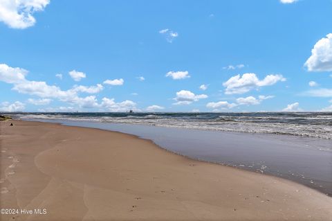 A home in North Topsail Beach