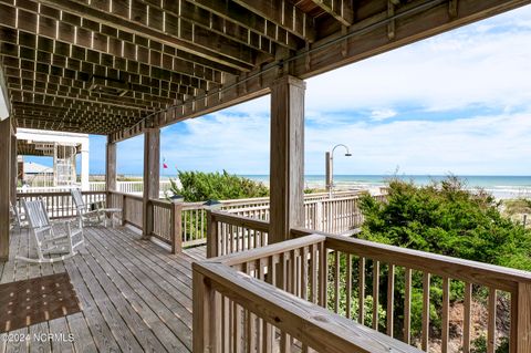 A home in Topsail Beach