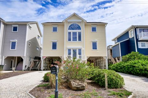 A home in Topsail Beach