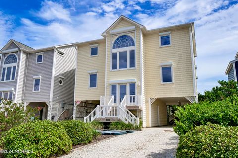 A home in Topsail Beach