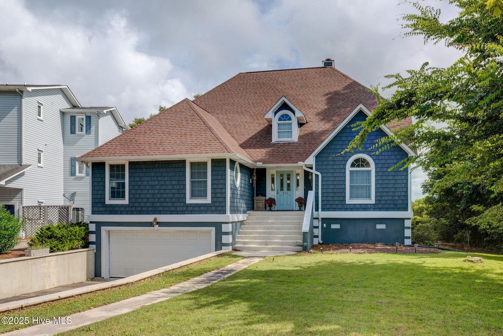 Photo of 915 Chadwick Shores Drive, Sneads Ferry, NC 28460 (MLS # 100519748)