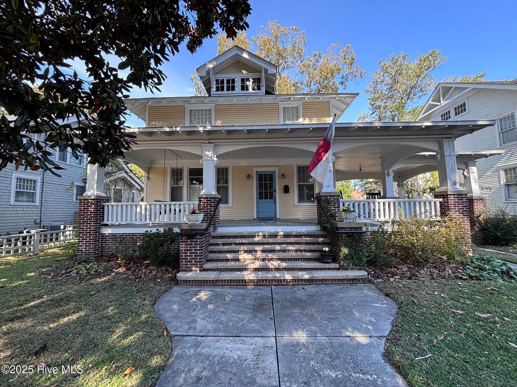 Photo of 1016 W Main Street, Elizabeth City, NC 27909 (MLS # 100540529)