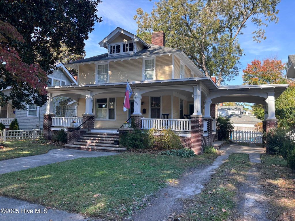 Photo of 1016 W Main Street, Elizabeth City, NC 27909 (MLS # 100540529)