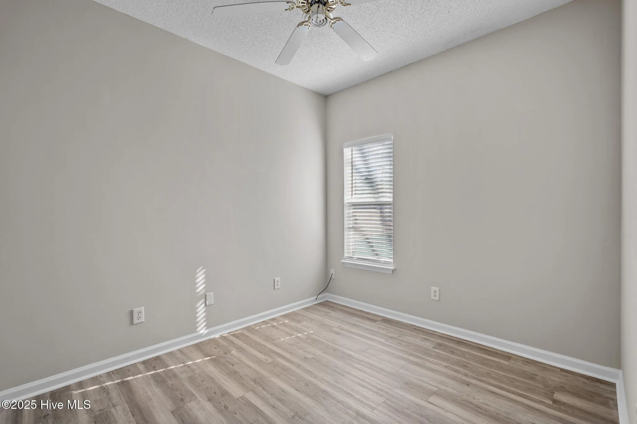 Wilmington, North Carolina 28411, United States, 3 Bedrooms Bedrooms, ,2 BathroomsBathrooms,Residential,Active,18052