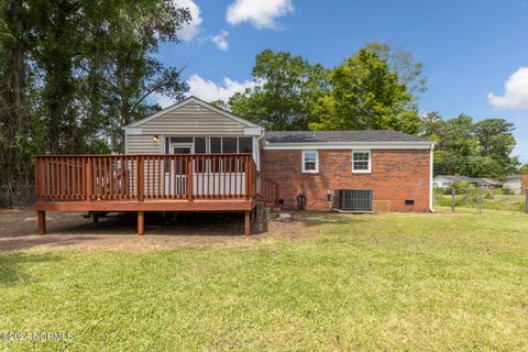 Single Family Residence in Jacksonville NC 1104 River Street 26.jpg