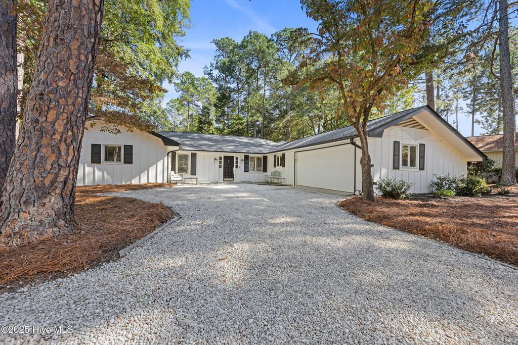Photo of 265 Oakmont Circle, Pinehurst, NC 28374 (MLS # 100536773)