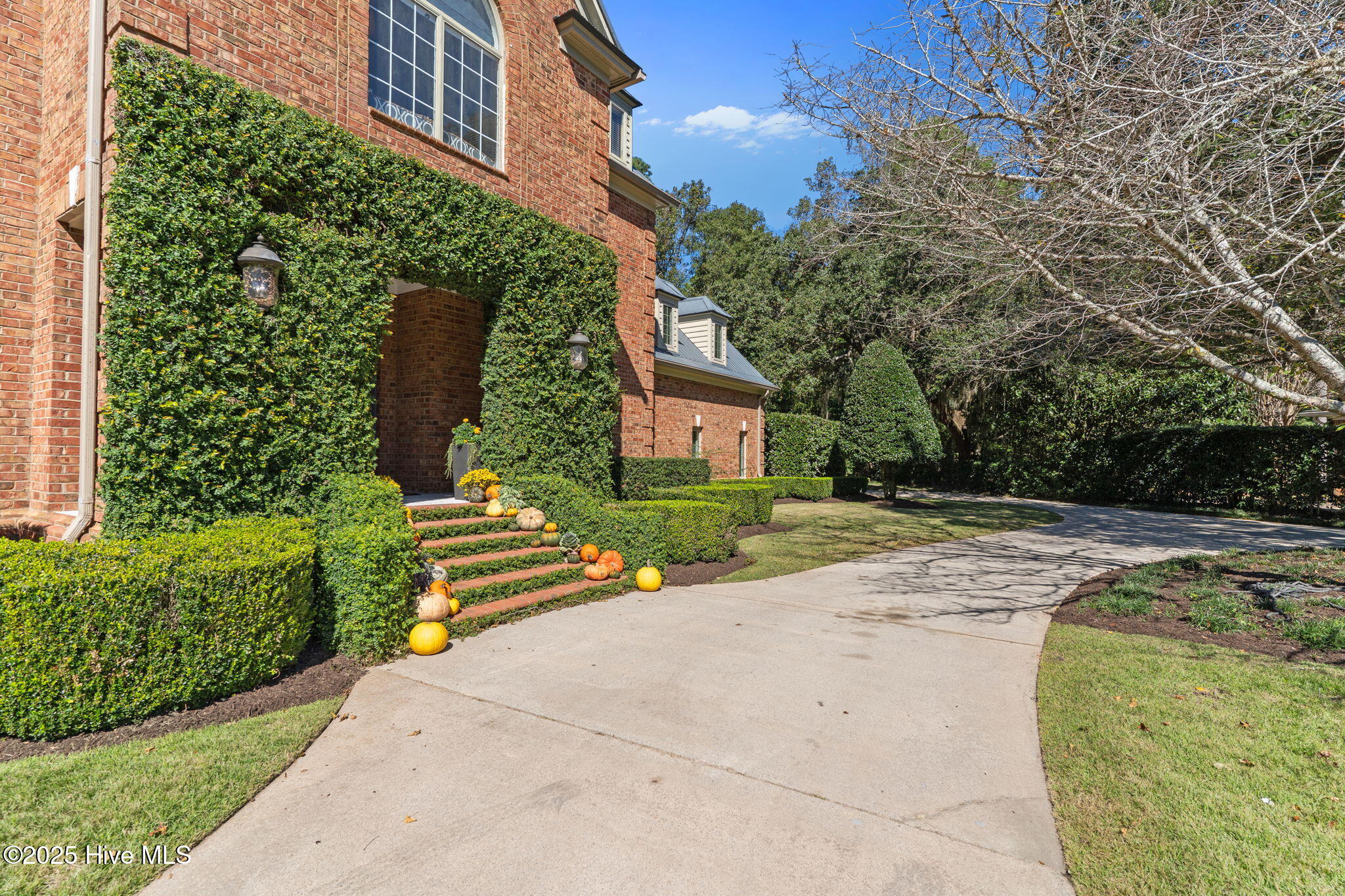 2005 Spanish Wells Drive