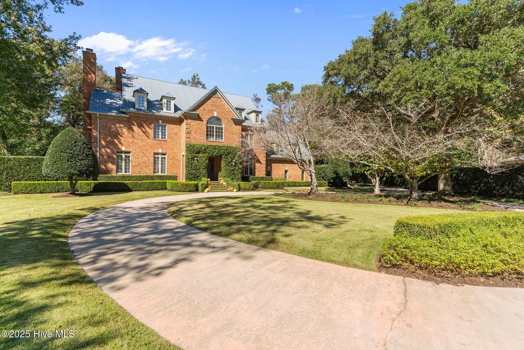 Photo of 2005 Spanish Wells Drive, Wilmington, NC 28405 (MLS # 100537269)