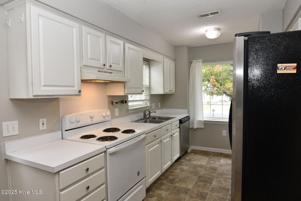Photo of 122 Arbor Drive, Greenville, NC 27858 (MLS # 100531926)