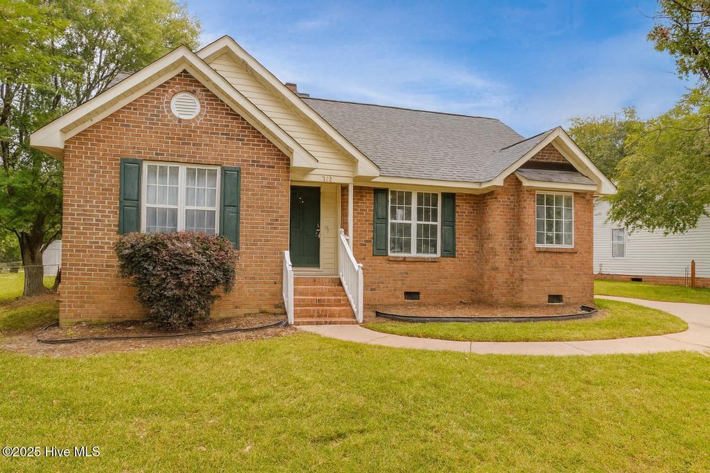 Photo of 122 Arbor Drive, Greenville, NC 27858 (MLS # 100531926)