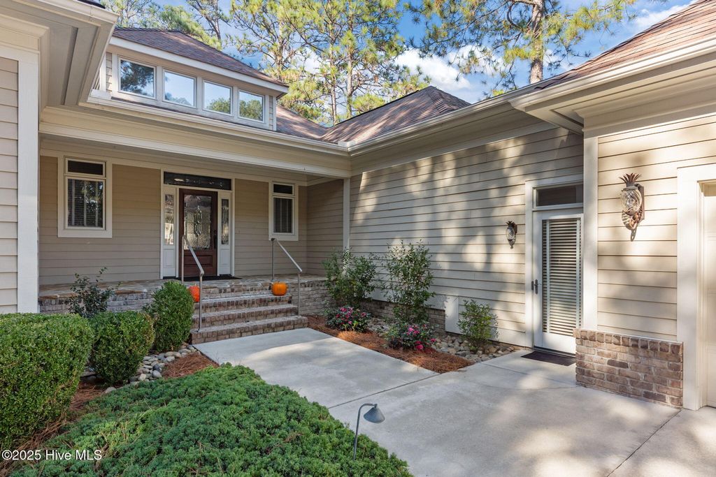 Photo of 7 Wellington Drive, Pinehurst, NC 28374 (MLS # 100543145)