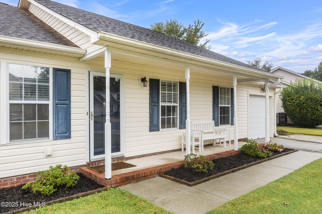 Photo of 4824 Weybridge Lane, Wilmington, NC 28409 (MLS # 100533754)