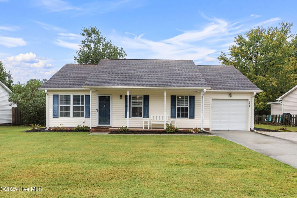 Photo of 4824 Weybridge Lane, Wilmington, NC 28409 (MLS # 100533754)