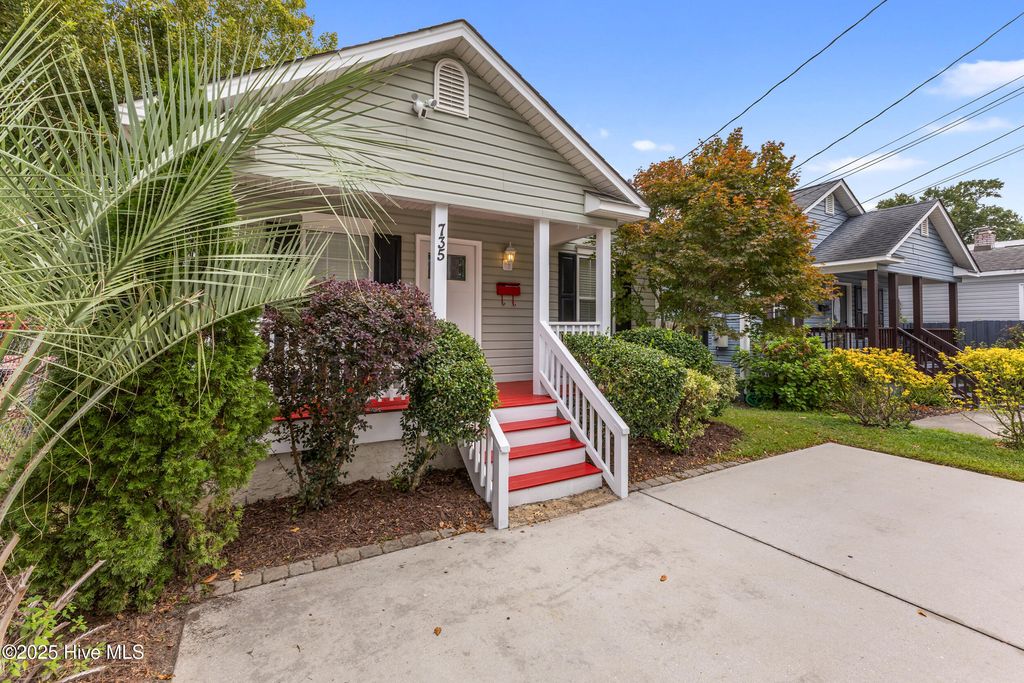 Photo of 735 S 12th Street, Wilmington, NC 28401 (MLS # 100530113)