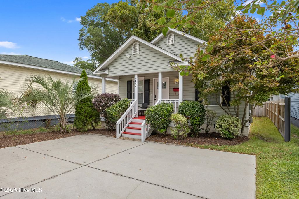 Photo of 735 S 12th Street, Wilmington, NC 28401 (MLS # 100530113)