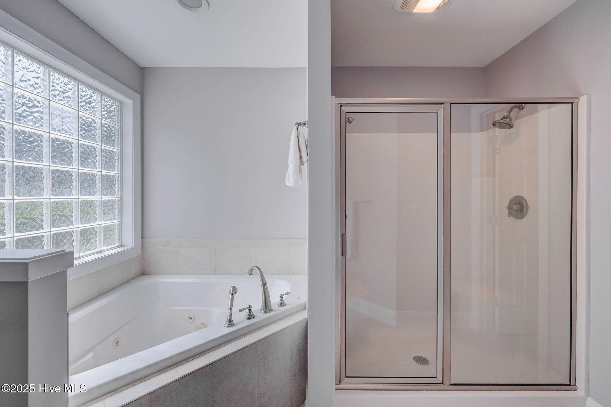 Burgaw, North Carolina 28425, United States, 3 Bedrooms Bedrooms, ,2 BathroomsBathrooms,Residential,Active,162306