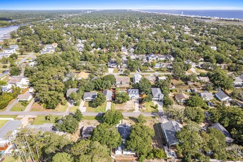 A home in Oak Island