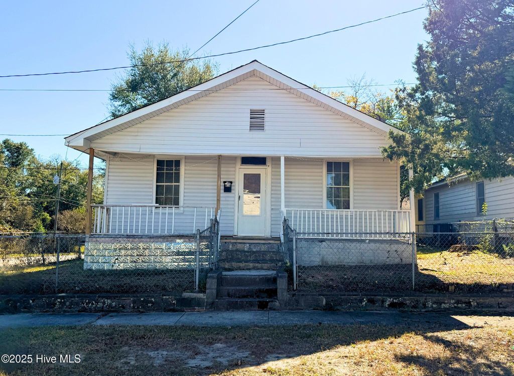 Photo of 836 Fanning Street, Wilmington, NC 28401 (MLS # 100540508)
