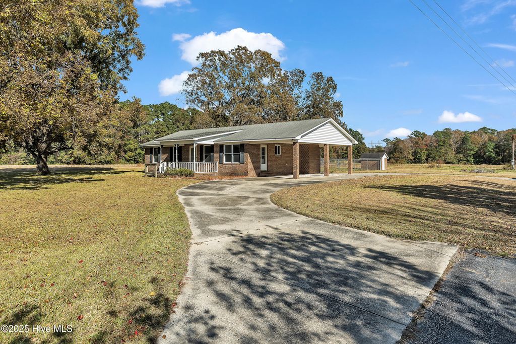 Photo of 1968 Belgrade Swansboro Road, Maysville, NC 28555 (MLS # 100541378)
