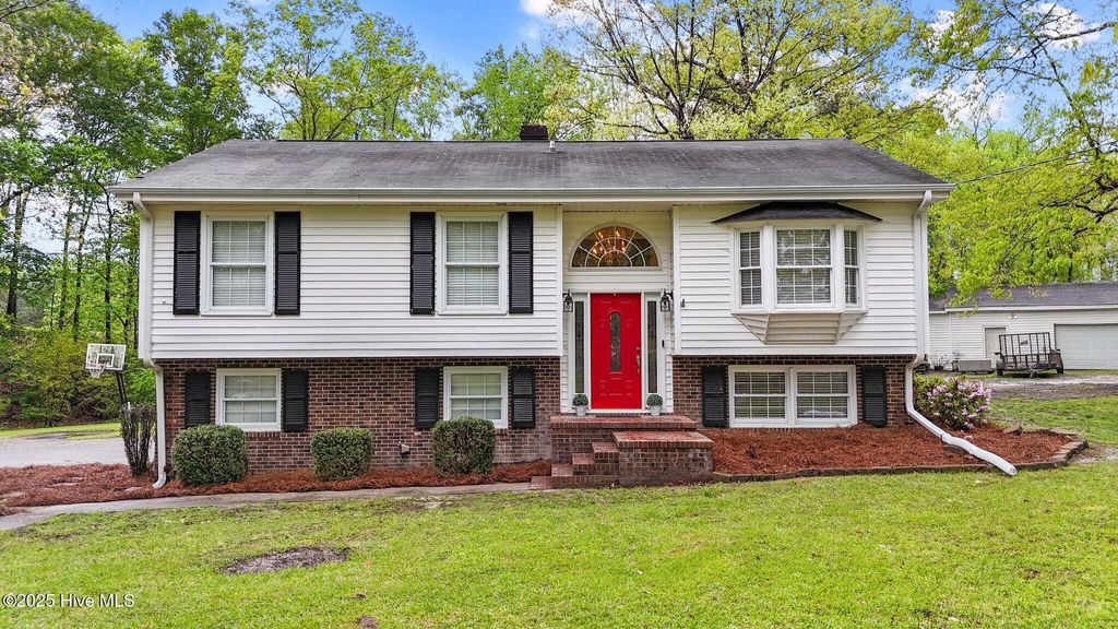 Photo of 379 Greenbrier Road, Tarboro, NC 27886 (MLS # 100501427)
