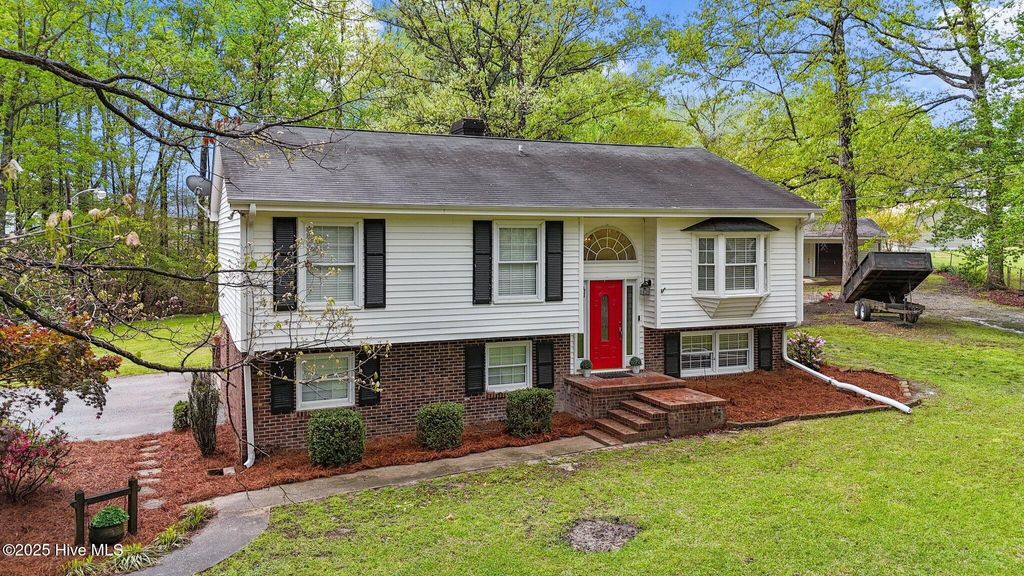 Photo of 379 Greenbrier Road, Tarboro, NC 27886 (MLS # 100501427)