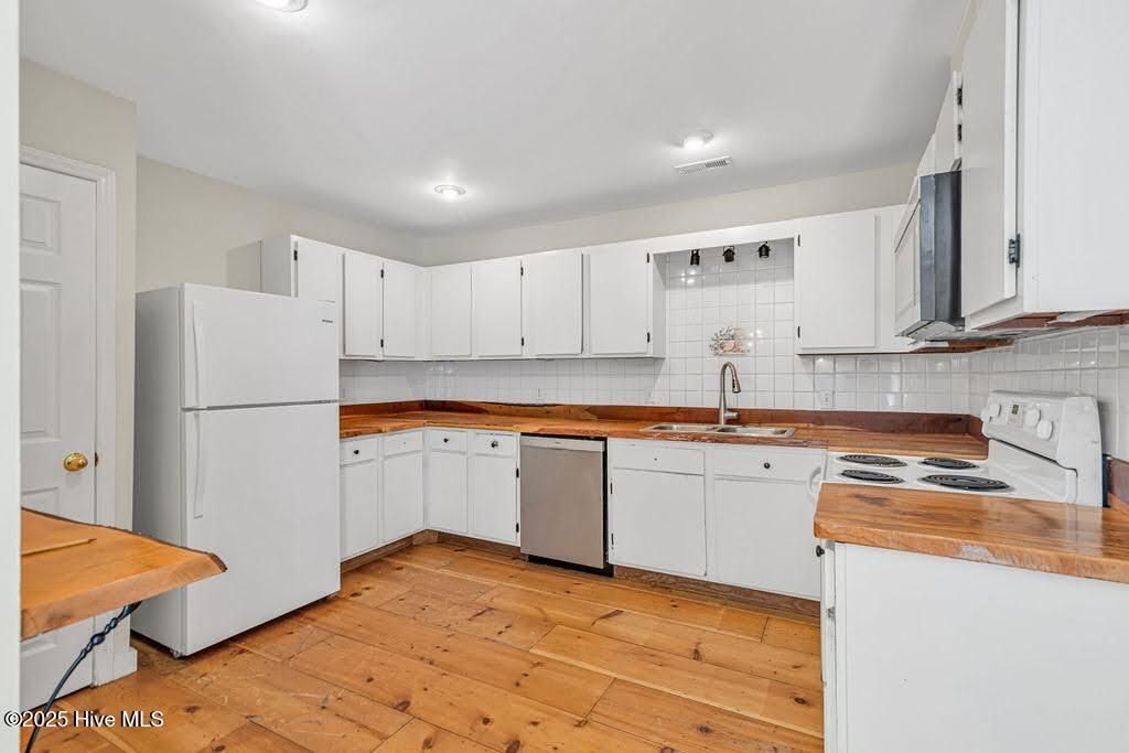 Photo of 707 Christine Avenue, Jacksonville, NC 28540 (MLS # 100544286)