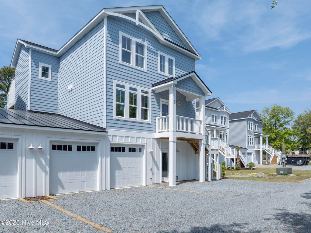 Photo of 64 Pier View Court, Hampstead, NC 28443 (MLS # 100529326)